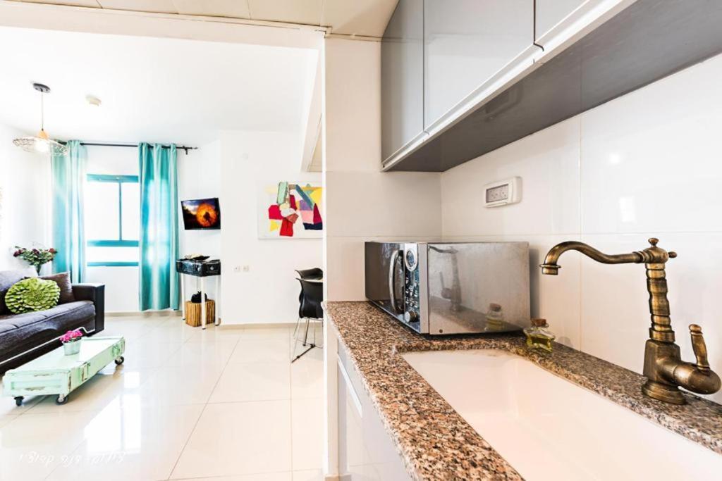 Luxury Apartment On The Lake Tiberíades Exterior foto